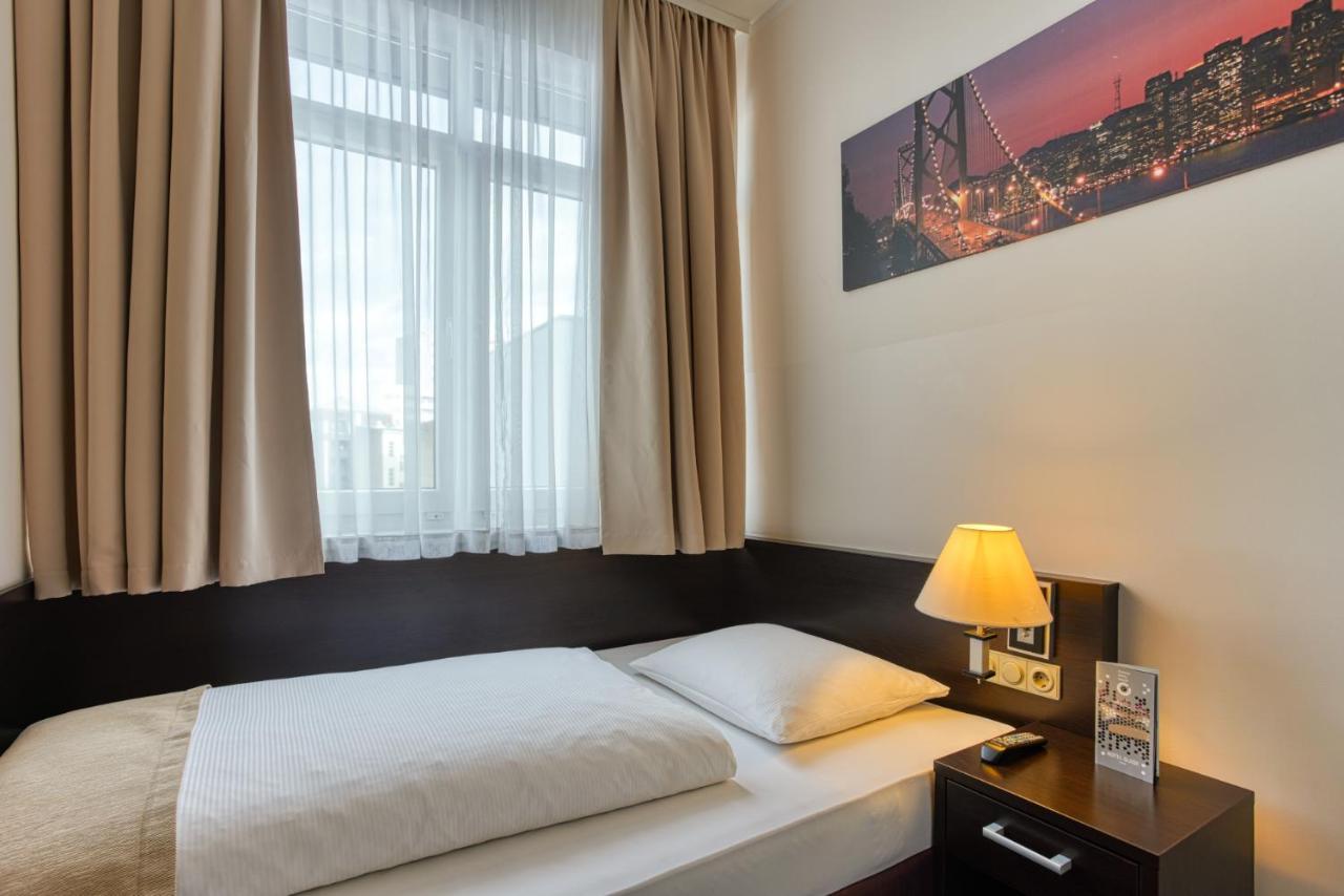 Titanic Comfort Kurfuerstendamm Berlin Exteriör bild