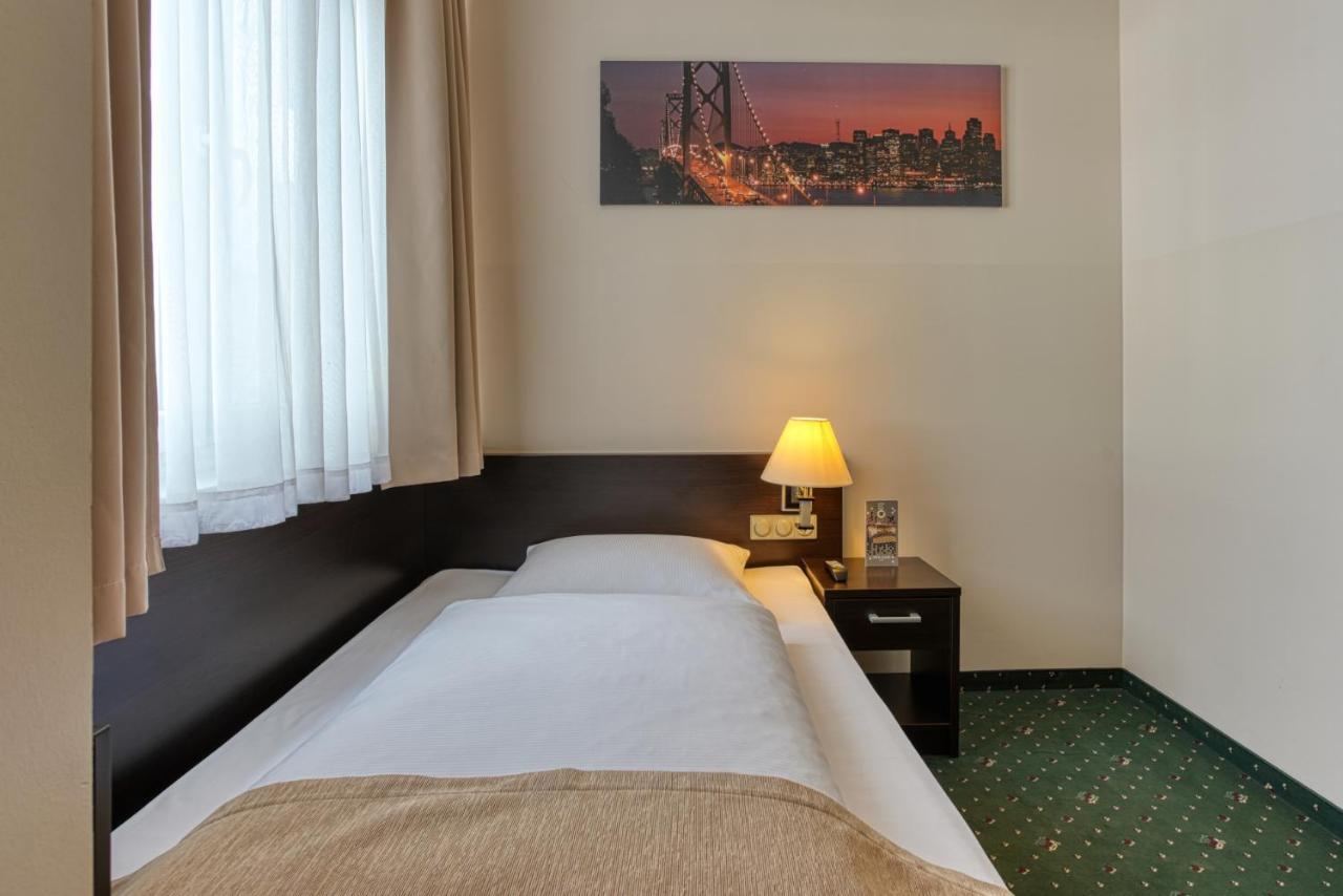 Titanic Comfort Kurfuerstendamm Berlin Exteriör bild