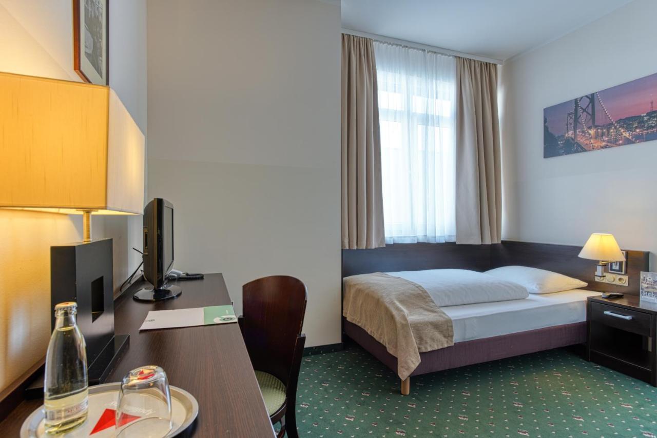 Titanic Comfort Kurfuerstendamm Berlin Exteriör bild