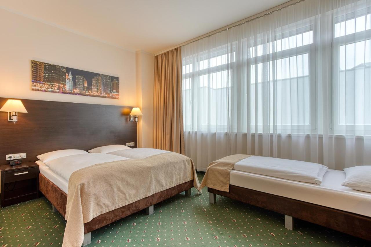 Titanic Comfort Kurfuerstendamm Berlin Exteriör bild