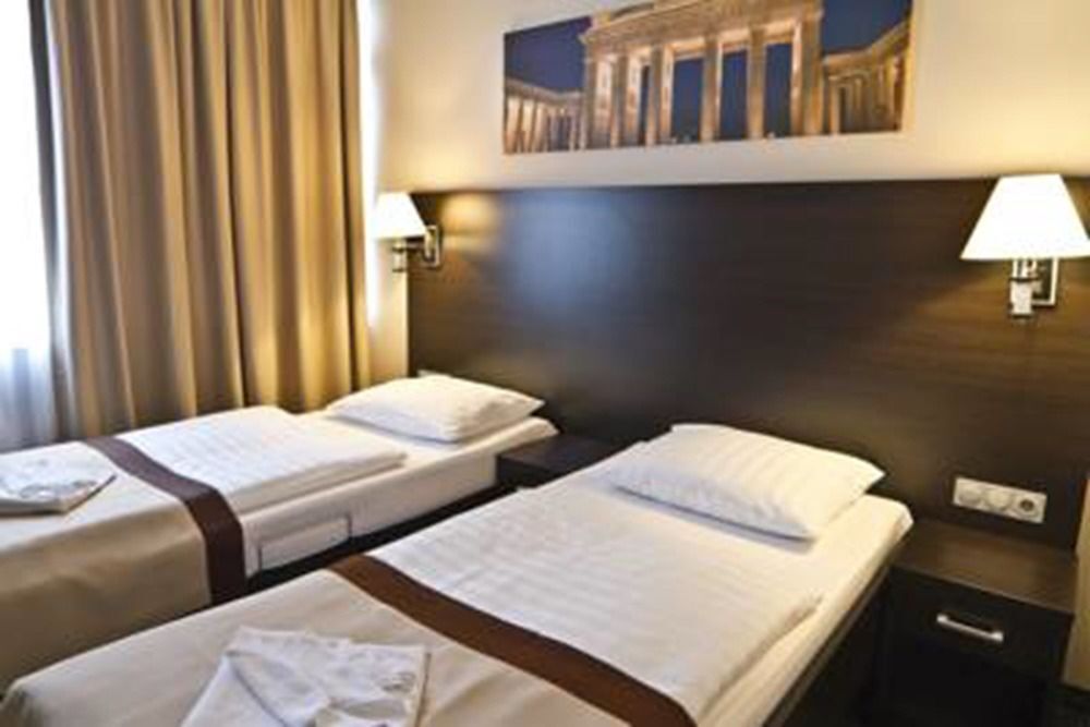 Titanic Comfort Kurfuerstendamm Berlin Exteriör bild